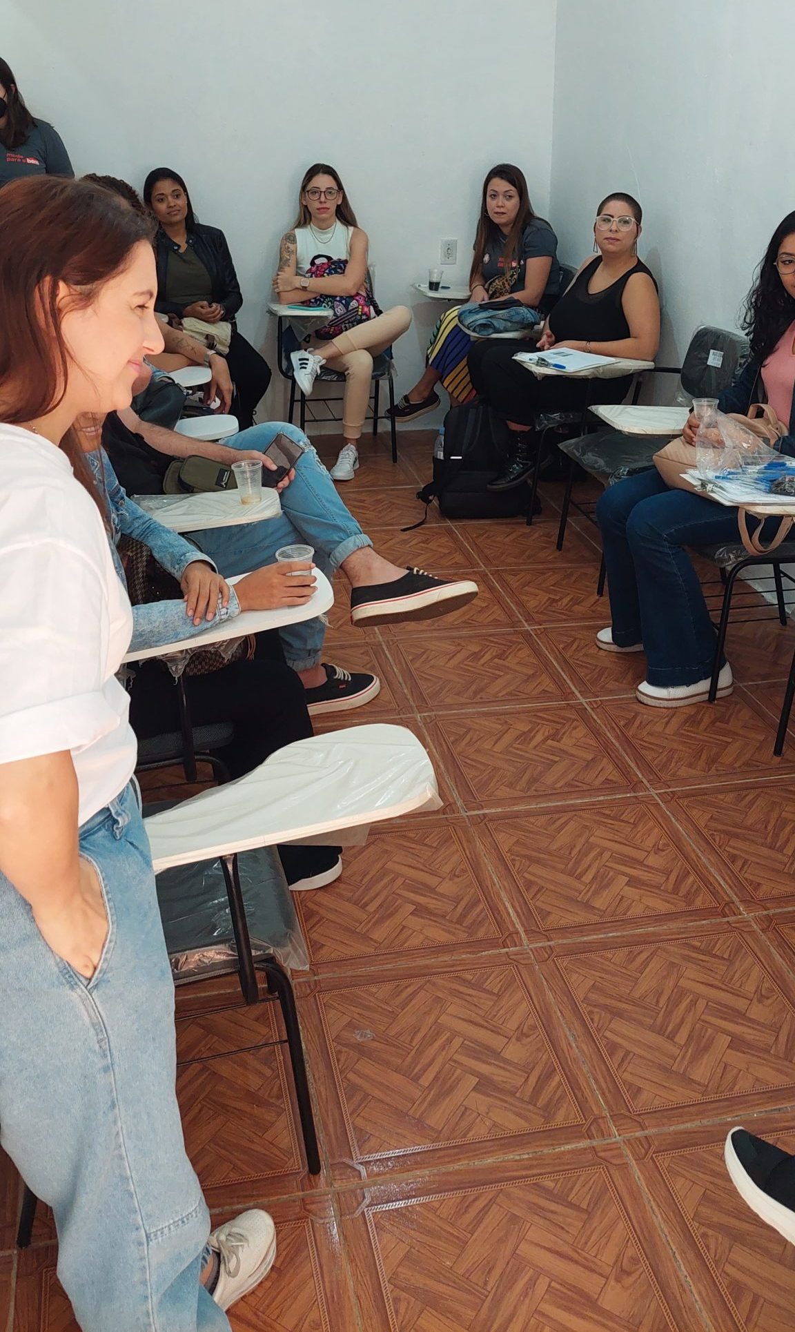 Community life and listening activity promoted by ONG É Por Amor