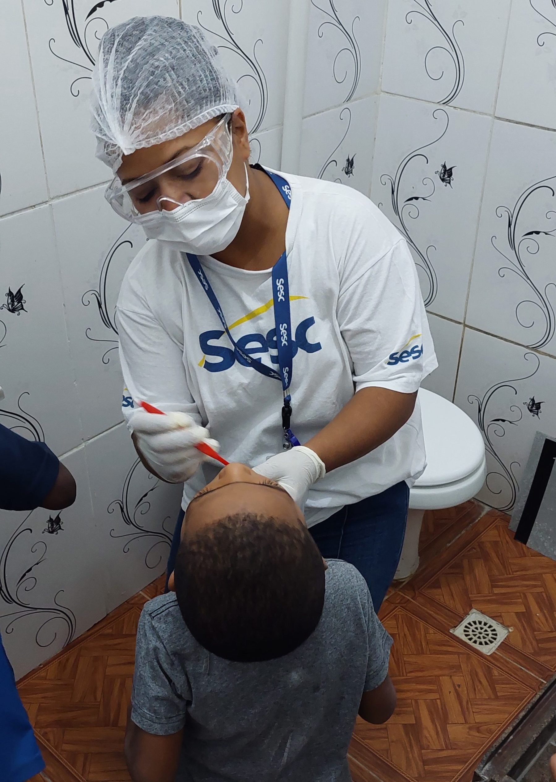 SESC in a volunteering action with ONG É Por Amor